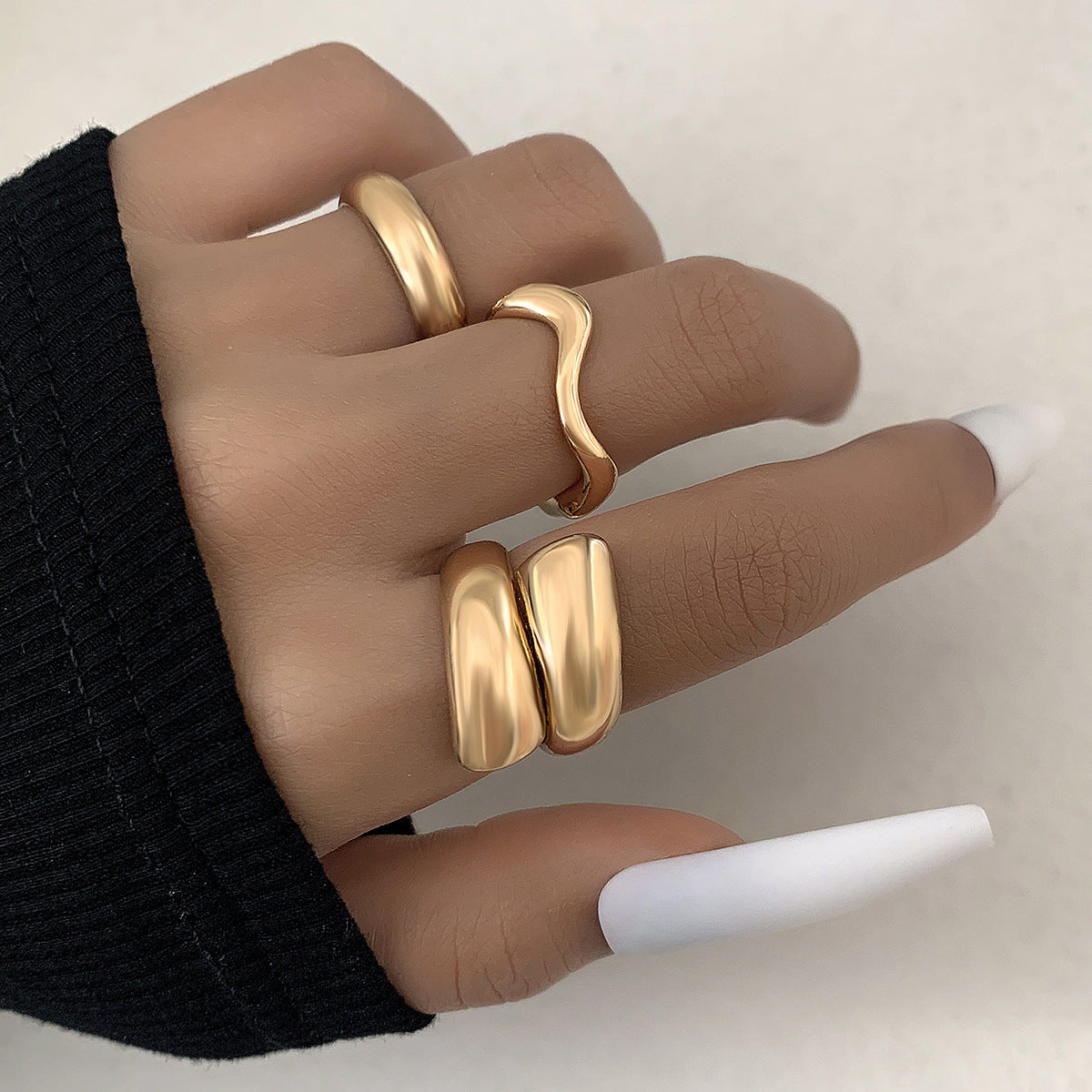 Winding Glossy Ring